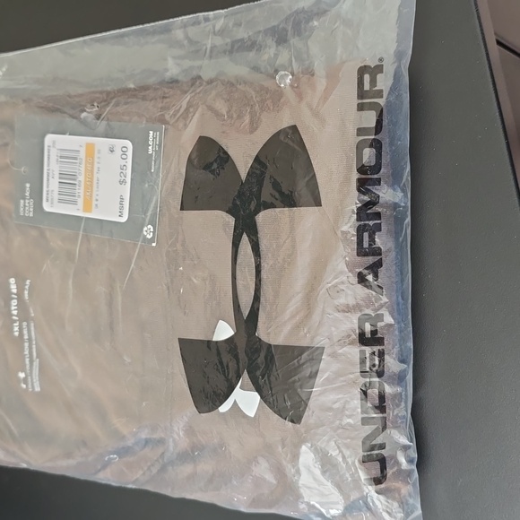 Under Armour T-shirt - Picture 4 of 4